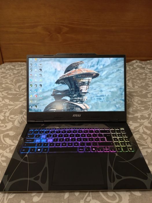 MSI CYBORG 15 troco em torre