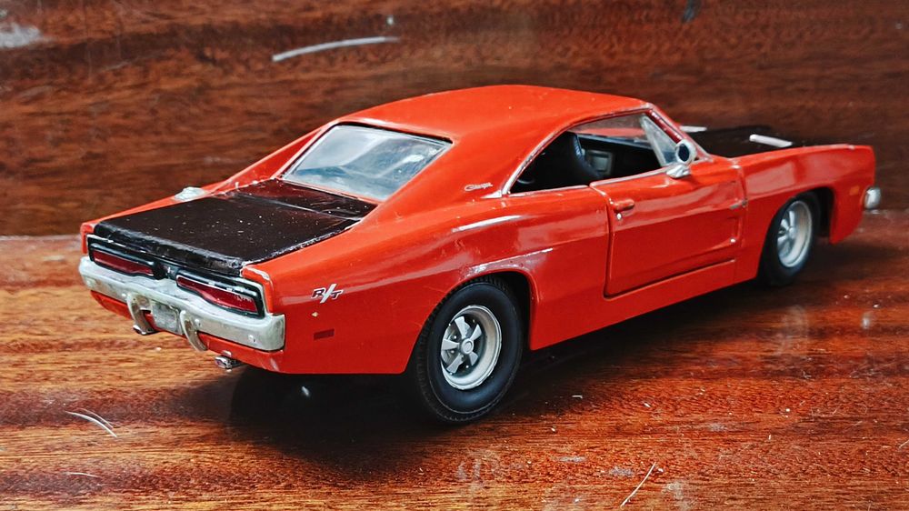 Модель Dodge Charger RT 1969 1/24 Maisto