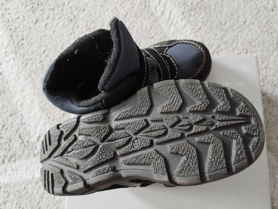 Buty zimowe chłopięce wodoodporne 27 stan idealny