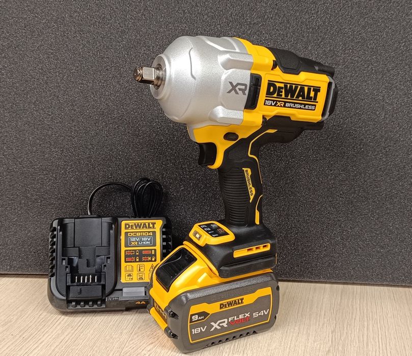 Najmocniejszy klucz DeWalt 2373NM na 1/2 9Ah 18v DCF961n  Mocny do kół
