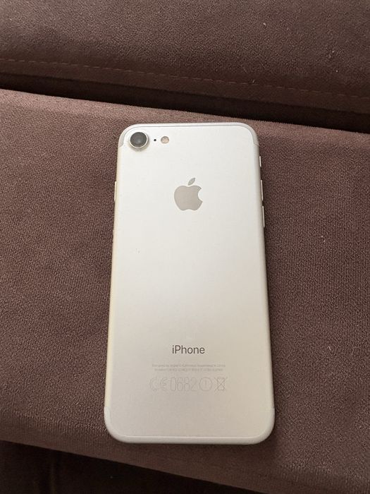 Apple iPhone 7 Silver — купити смартфон недорого на OLX.ua