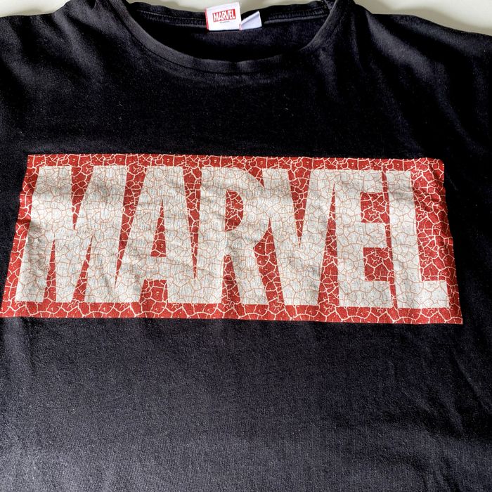 T-shirt preta Marvel
