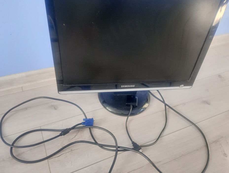 Monitor samsung + przejściówka na hdm