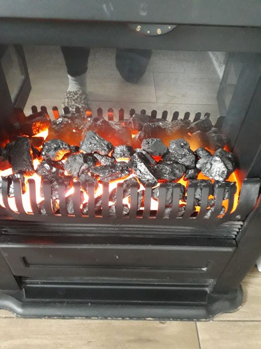 Elektryczny kominek drewniano- metalowy