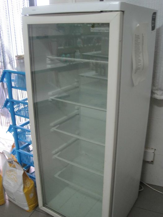 Frigorifico com porta de vidro