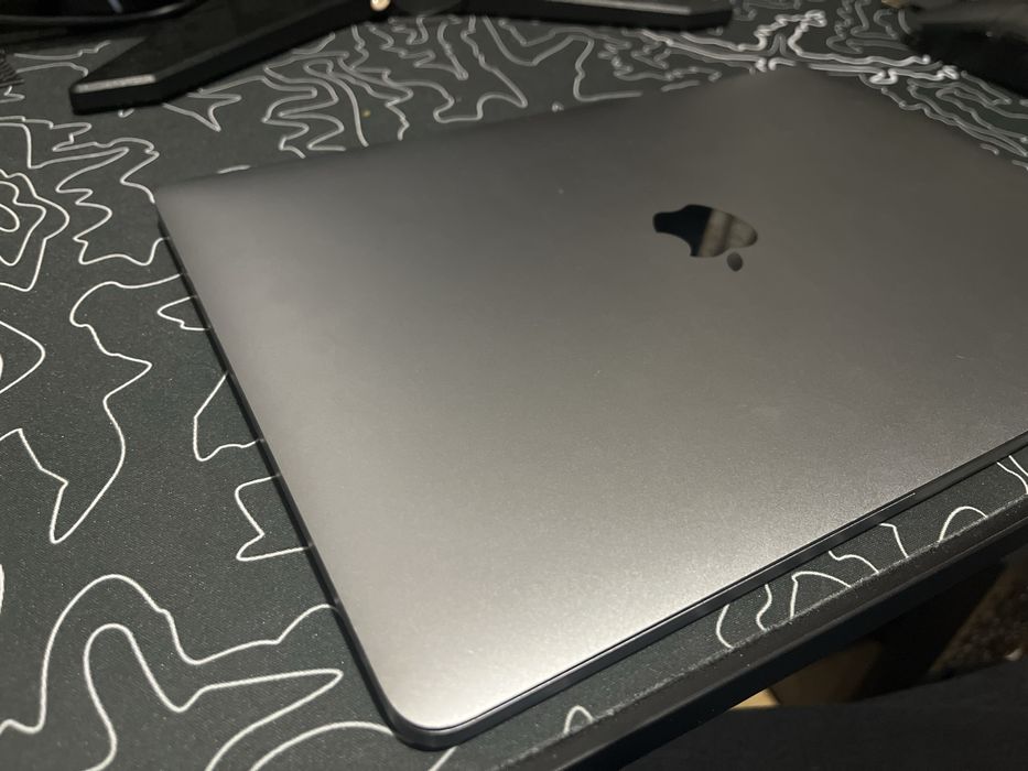 MacBook Pro 13 M1 2020 — на запчасти, iCloud + MDM, битая матрица