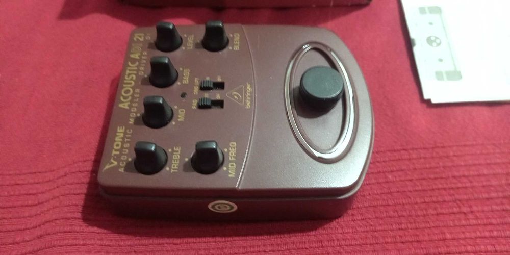 Behringer V-Tone Acoustic ADI21 analogowy preamp modelujący