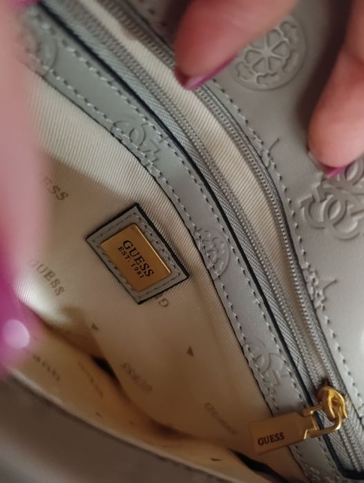 Сумочка від Guess