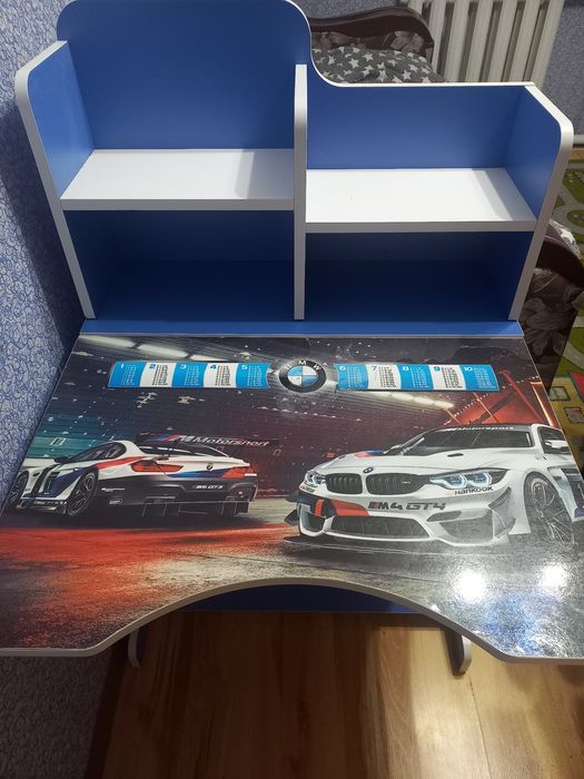 Продам парту зі стільчиком