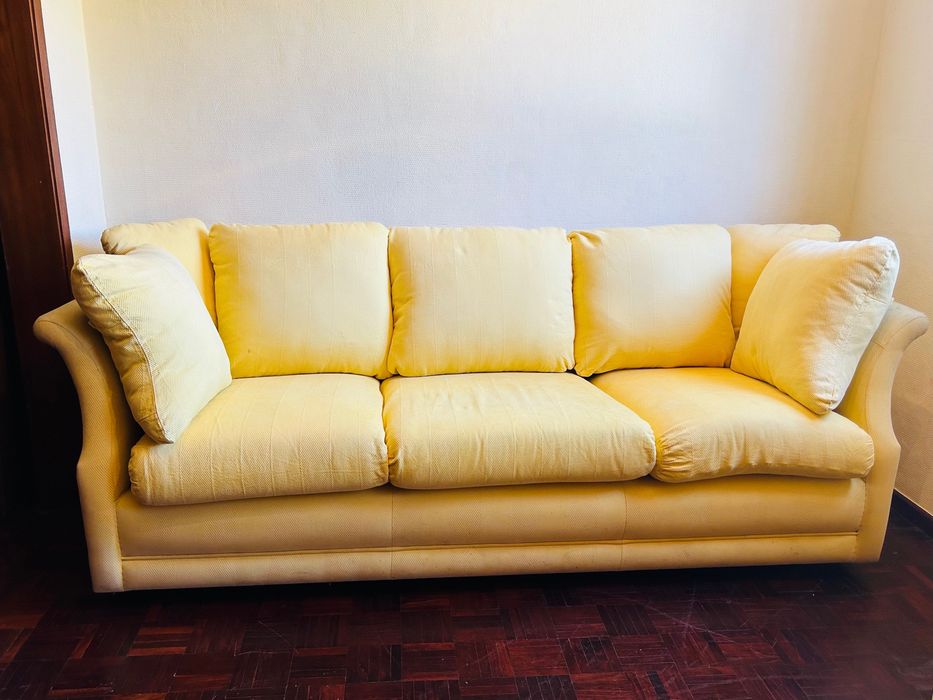 Sofá canapé fixo em tecido amarelo de 2 e/ou 3 assentos em bom estado