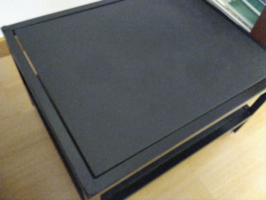 Suporte/mesa para HIFI c/ spikes  novos Desocupar