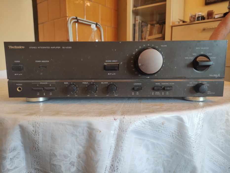 Zestaw audio (kolumny, wzmacniacz i odtwarzacz CD)