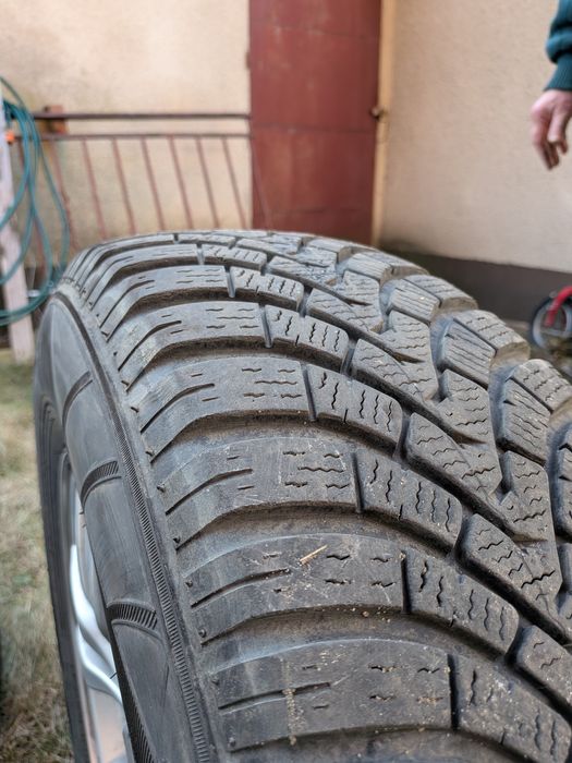Opony z felgami 215 70 r16