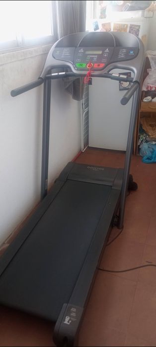 Vendo passadeira seminova.