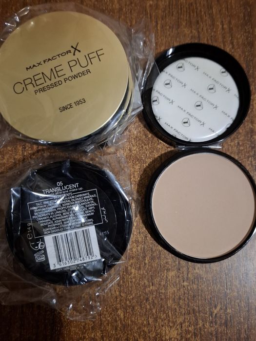 Тональна основа Max Factor Facefinity Lasting Performance Foundation