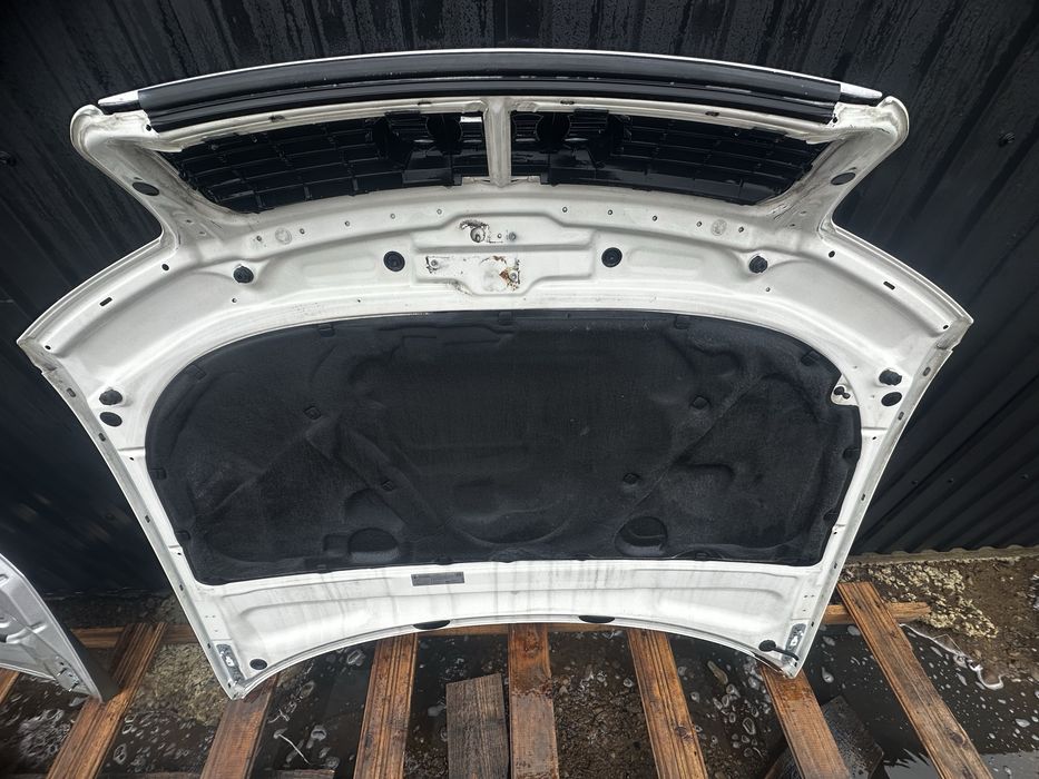 Капот Audi a4 b6 ауді а4 б6 решітка шумка