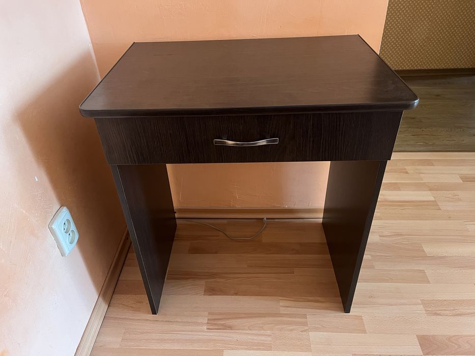 Столик туалетный , косметический , письменный