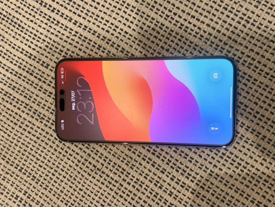 Iphone 15 pro max (sem um risco)