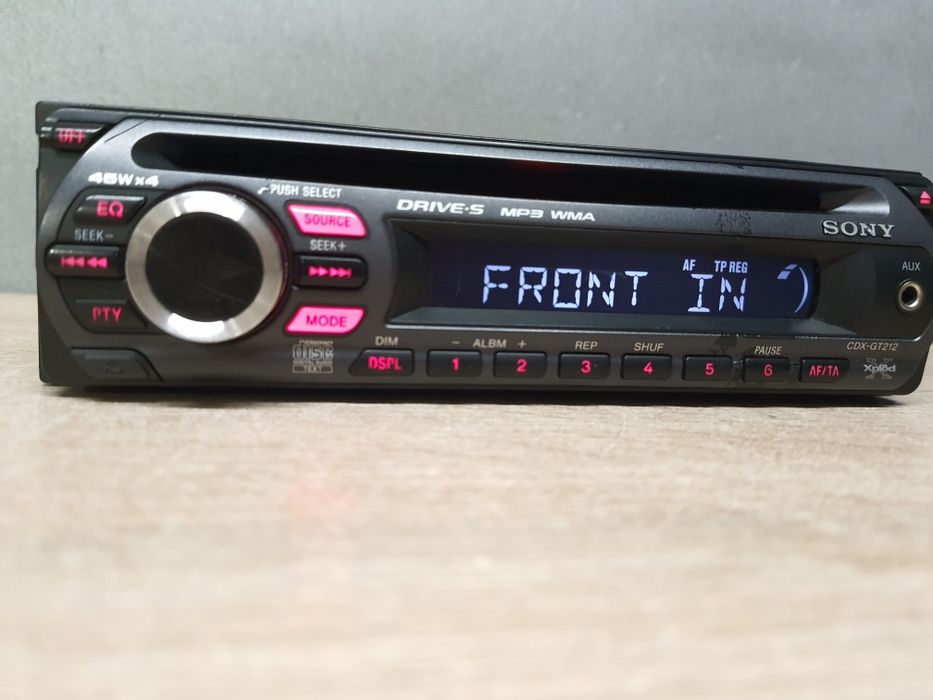 Radio samochodowe Sony CD z MP3 AUX CDX-GT212 4x45W Czerwone Audi Fiat
