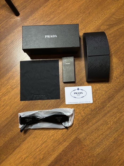 Очки Prada,новые. ПОЛНАЯ КОМПЛЕКТАЦИ !