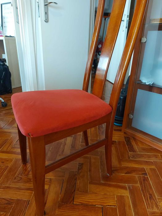 2 cadeiras madeira maciça