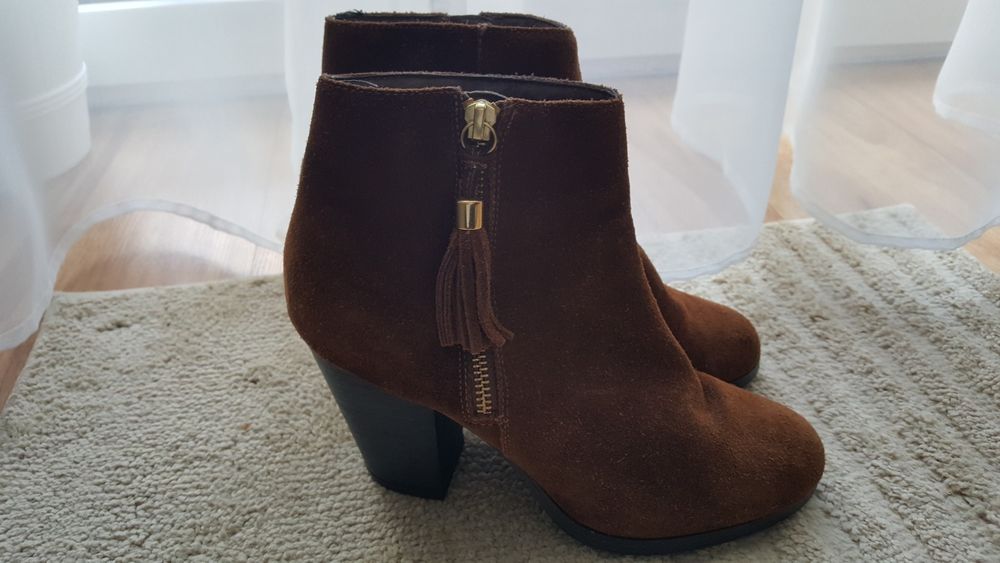 Buty/ botki jesienne/ zimowe na obcasie New Look 38