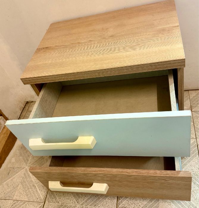 Cama corpo completo crianca com gavetões e mesa de cabeceira