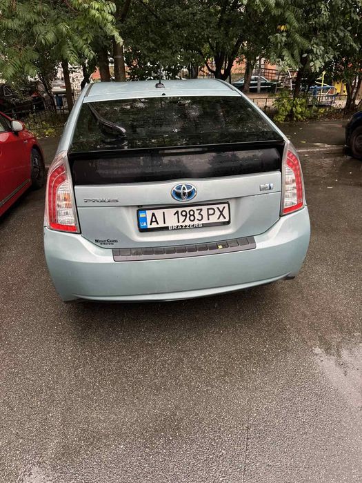 Продам Toyota prius 30