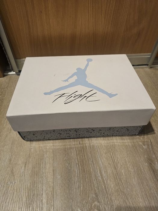 Sprzedam jordan 4 university blue