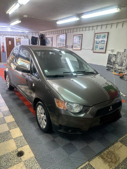 Mitsubishi colt 1.3 Cleartec,castanho em muito bom estado.