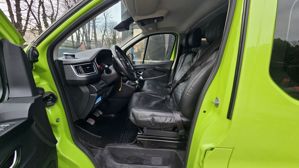 Продам мікроавтобус renault Trafic дев'ятимісний 2021-го року
