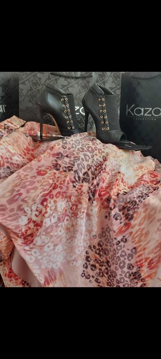 Czarne skórzane sandałki na szpilce zabudowane Marki Kazar