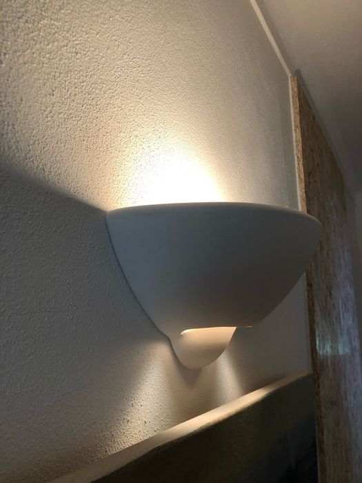 Lote de 12 apliques de parede brancos, meia-lua