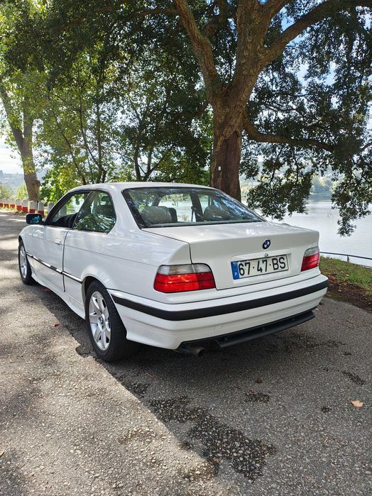 BMW 318 is coupé
