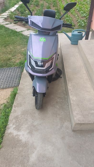 Скутер 2025р електро