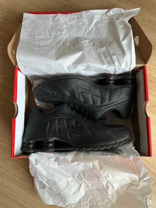 Nike Shox R4 Black Bright Crimson R.44