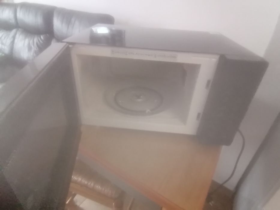 Microondas Hotpoint (com avaria)
