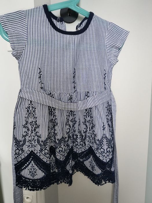 Dwie sukienki letnie 98/104 gap