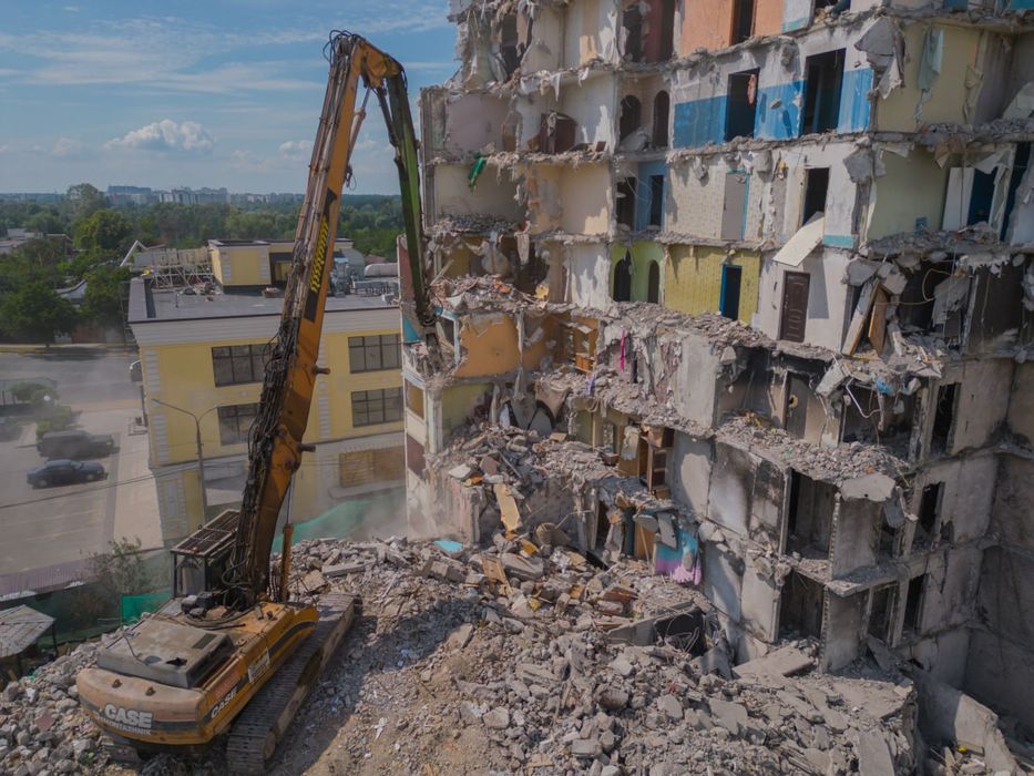 Демонтажні роботи, Демонтаж будинку, демонтаж будівлі склад здания