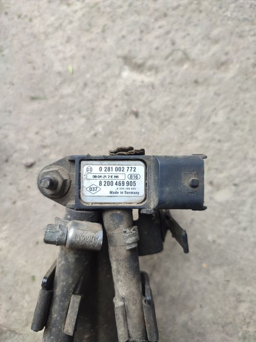 Продам датчик 8200469905