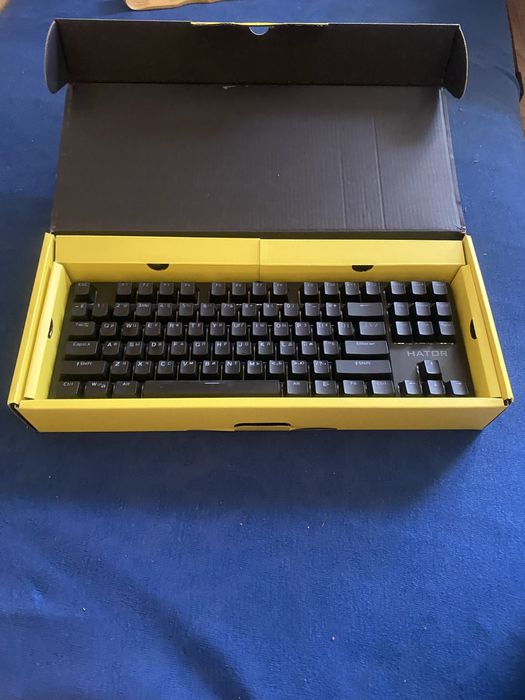 Продам клавиатуру Hator rockfall 2 mecha tkl