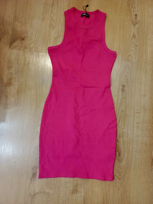 Sukienki mini dopasowane