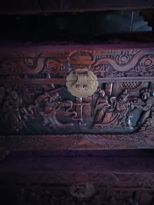 Malas de canfora trabalhadas