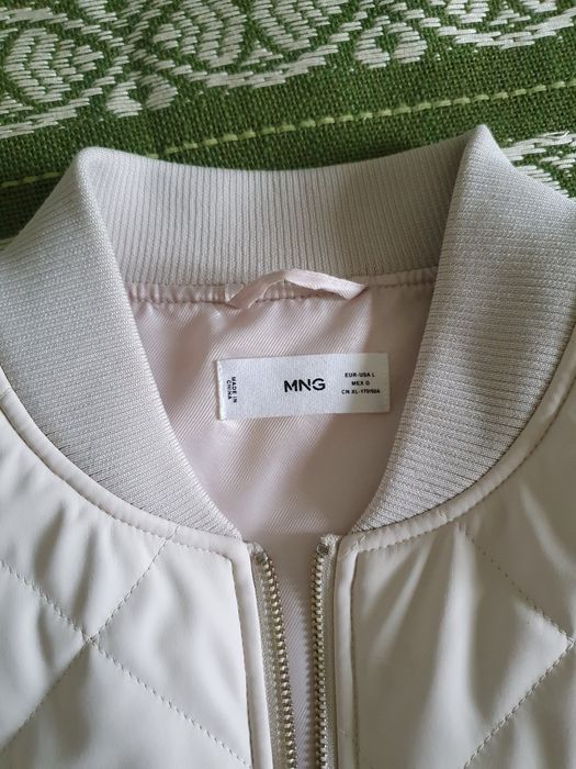 Стильна куртка Mango