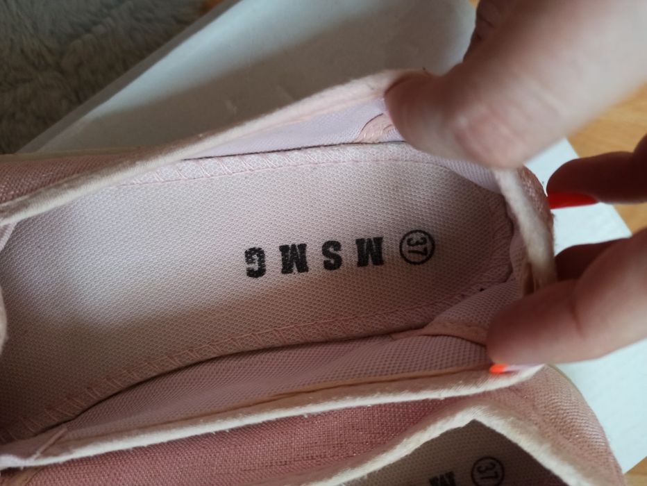 Płaskie buty, baleriny damskie