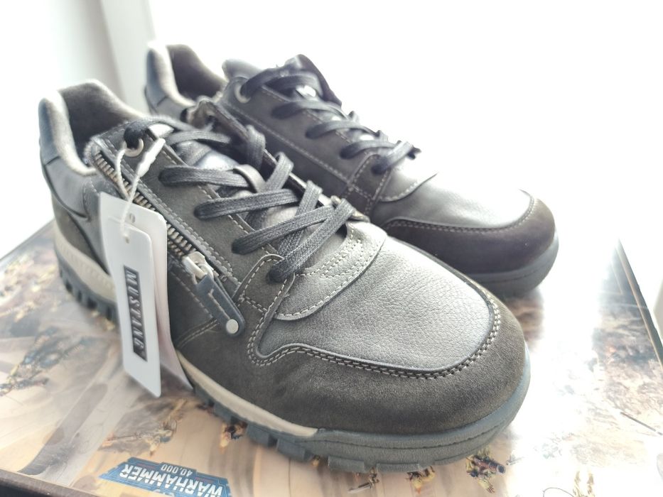 Mustang buty nowe 44