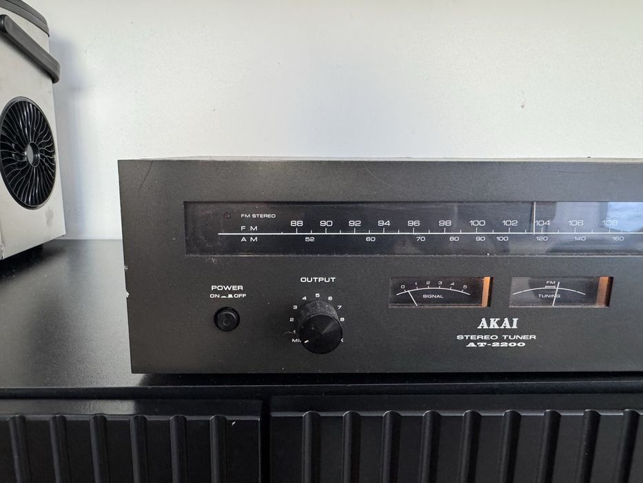 Tuner Akai AT 2200