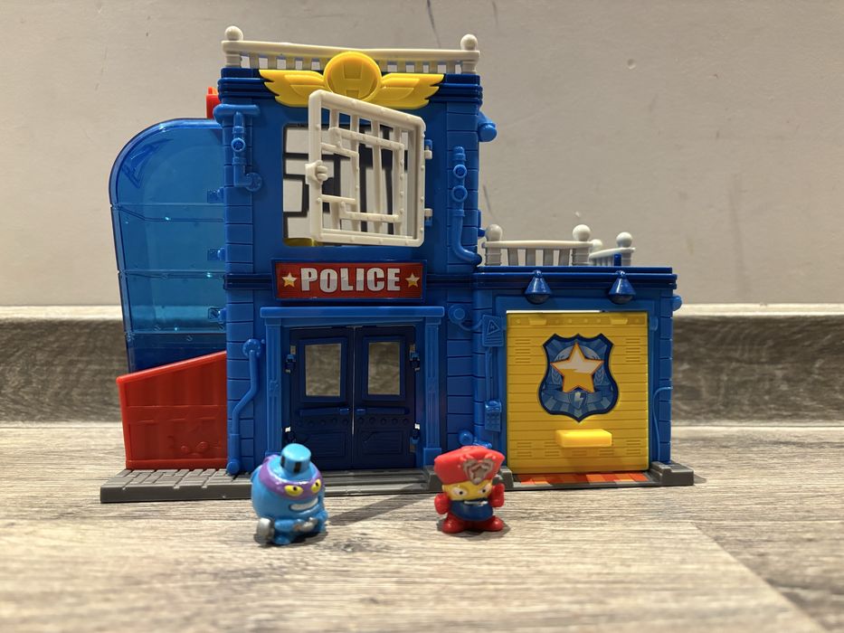 Super Zings komisariat policji