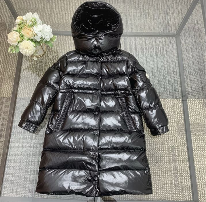 Подовжене зимове пальто Moncler
