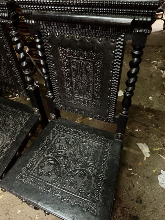 Cadeiras de escritório torcidos